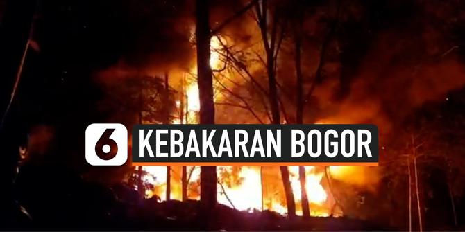 VIDEO: Diduga Akibat Sambaran Petir Lokasi Penampungan Ban Bekas Terbakar