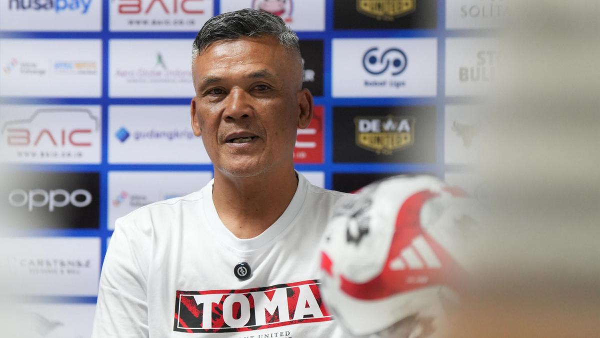 Hendri Susilo Ukir Sejarah, Pelatih Lokal Sabet Gelar Terbaik Pekan Pertama BRI Super League 2025/2026