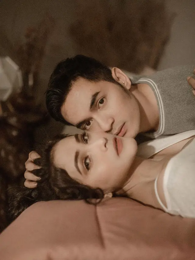 6 Momen Kemesraan Ichal Muhammad dengan Dafina Jamasir Usai Menikah