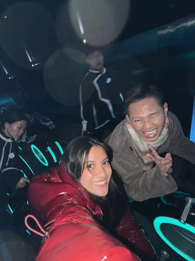 Potret cantik Marsha Aruan di Shanghai Disneyland Park. (credit:instagram.com/aruanmarsha)