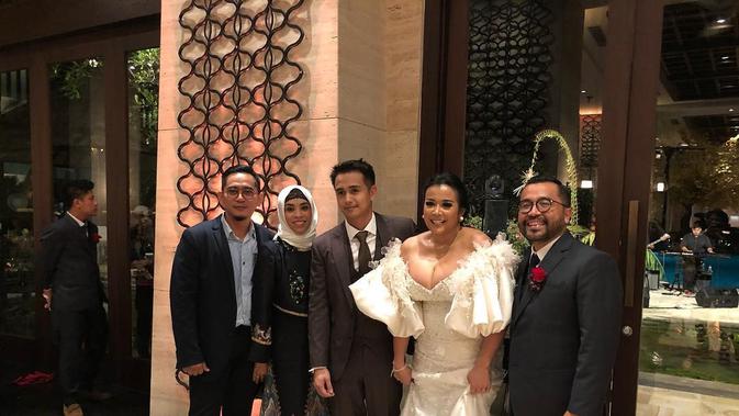 Foto-foto Pernikahan Ajun Perwira Nikahi Janda Tiga Anak ...