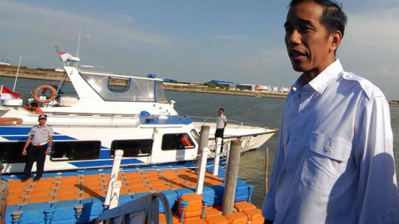Jokowi uji coba waterway Marunda