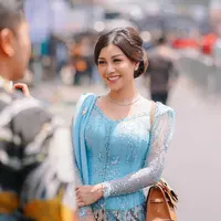 Nisya Ahmad resmi menjadi Anggota DPRD Provinsi Jawa Barat periode 2024-2029 setelah Thoriqoh Nashrullah Fitriyah ST.,ME., mengundurkan diri. Saat pelantikannya, Nisya Ahmad tampil mengenakan kebaya klasik brokat warna baby blue sesuai dengan partai yang mengusungnya. Kebaya tersebut memiliki aksen selendang warna senada di salah satu bagian lengannya. [@nissyaa].