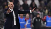 Pelatih Juventus,&nbsp;Massimiliano Allegri, memberikan instruksi kepada anak asuhnya saat bersua Udinese pada laga pekan ke-24 Serie A di Allianz Stadium, Selasa (13/2/2024) dini hari WIB. (Fabio Ferrari/LaPresse via AP)