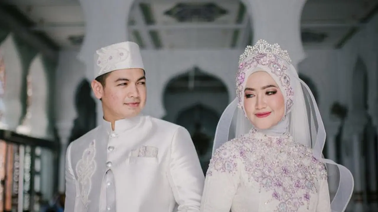 [Bintang] Istri Tommy Kurniawan