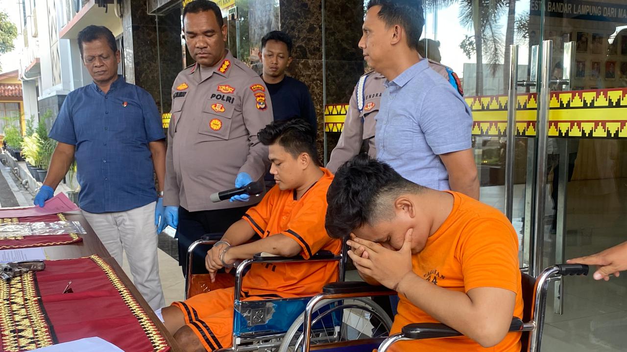 Pencuri Motor Berpistol Melawan saat Ditangkap, Coba Tabrakkan Mobil ke Polisi