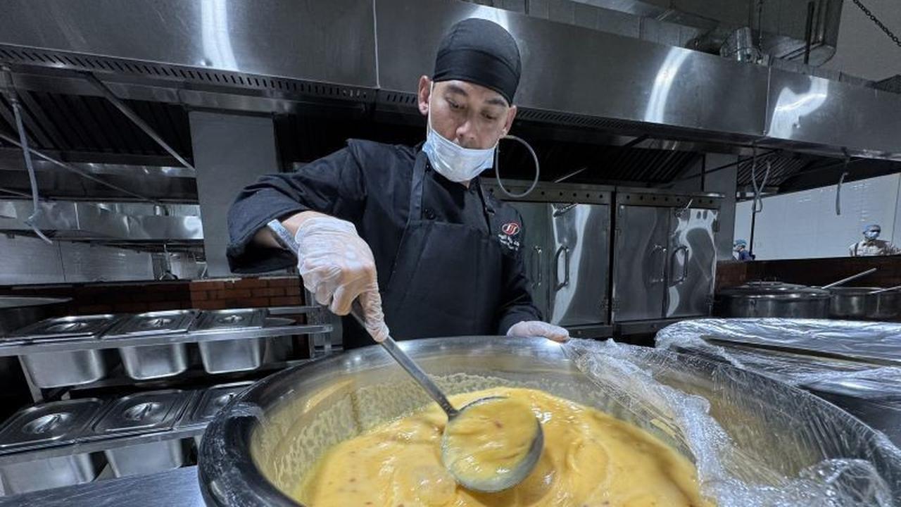 Koki Indonesia Kunci Cita Rasa Otentik Makanan Haji di Tanah Suci