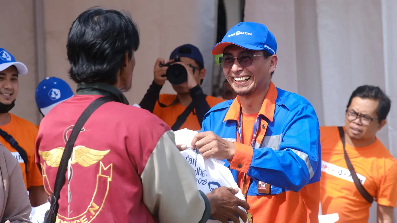 Pupuk kaltim gelar pasar sembako murah