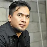 Seperti ini kronologis menurut pengacara Saipul Jamil soal kasus DS saat ini. Merasa Saipul dikaitkan dengan isu LGBT yang menjadi sorotan. Pengacara yakin Saipul adalah sosok Superman yang unggul dalam hal religi.