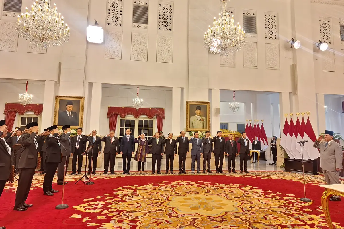 Presiden Prabowo Subianto menyaksikan pengucapan sumpah jabatan 5 Pimpinan KPK periode 2024-2029 di Istana Negara Jakarta, Senin (16/12/2024).