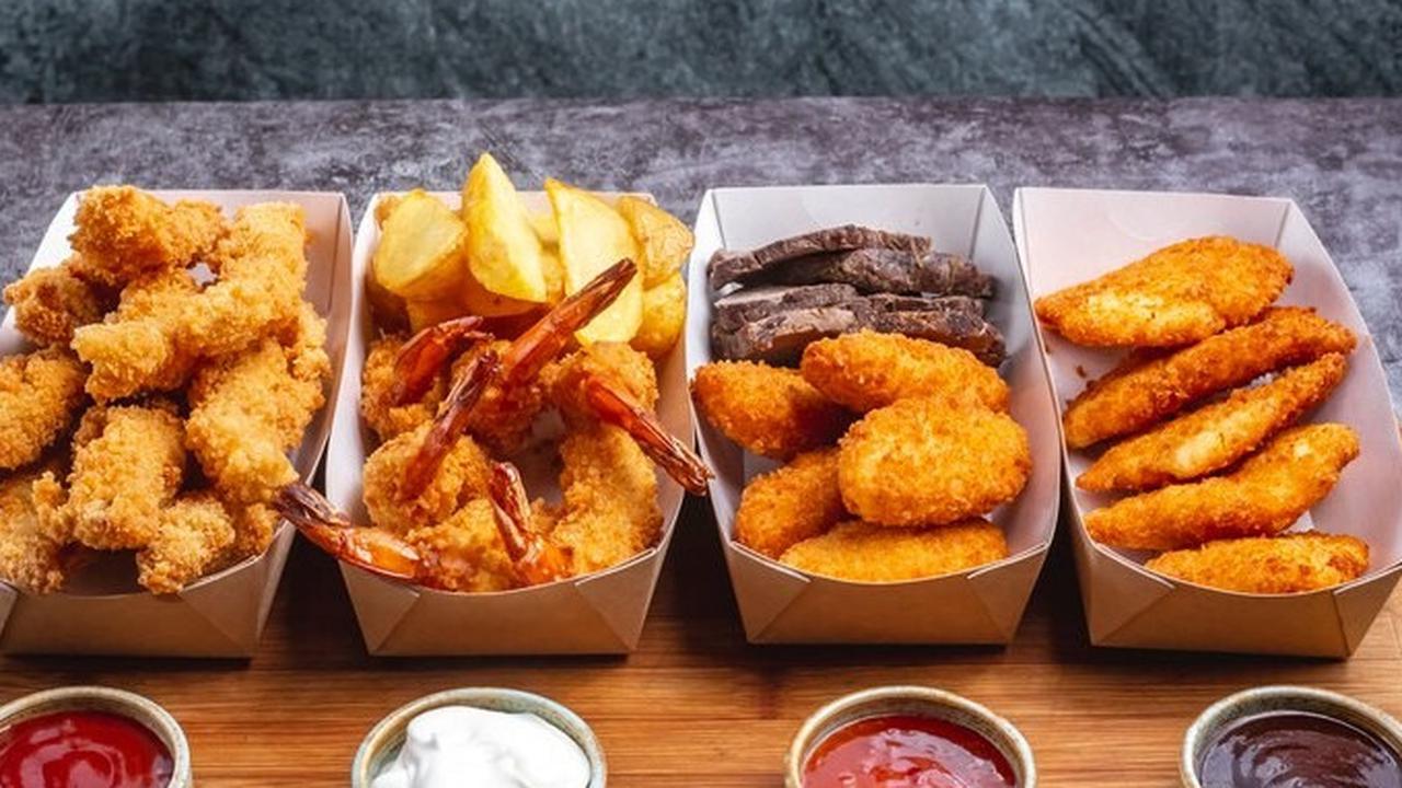 Konsumsi makanan berlemak dapat menyebabkan keluhan seperti perut begah, mual, atau nyeri. Pastikan asupan makanan setelah olahraga tidak menghambat proses pencernaan.