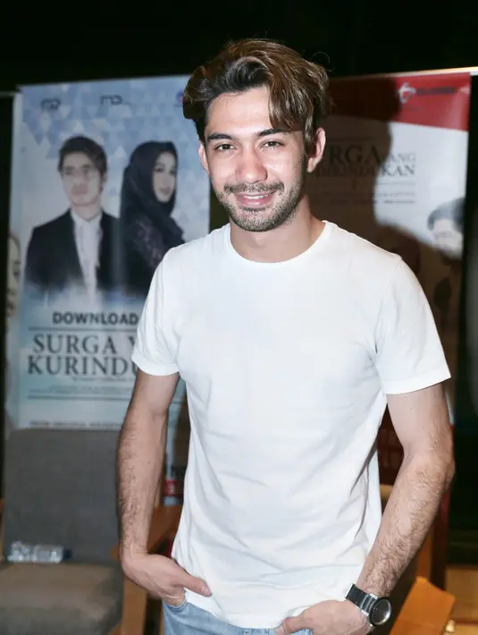 Reza Rahadian bahkan mengaku asyik bisa berkerja sama dengan Fachri dan Raline. Ia melihat Raline sebagai pendatang baru yang memiliki karakteristik menarik. (Galih W. Satria/Bintang.com)