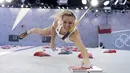 Atlet panjat tebing Prancis Julia Chanourdie saat kualifikasi kecepatan kompetisi panjat tebing putri Olimpiade Tokyo 2020 di Tokyo, Jepang, Rabu (4/8/2021). (AP Photo/Tsuyoshi Ueda/Pool Photo via AP)