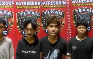 4 Pemuda Kuras Barang Turis Asing Buat Pesta Miras