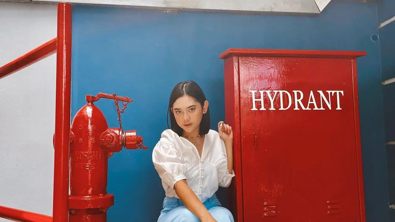 8 Potret Fashionable Ziva Magnolya yang Punya Tubuh Petite dengan Gaya Preppy Look
