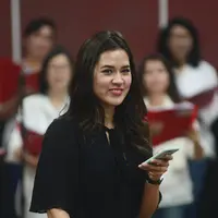 Pertama kali mendapatkan tawaran, Raisa sangat antusias menyambutnya. Konser berlansung di Teater Jakarta, Taman Ismail Marzuki (TIM), Jakarta, Minggu (28/8) berlangsung meriah. Beberapa penyanyi turut meramaikannya. (Galih W. Satria/Bintang.com)
