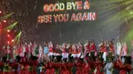 Upacara penutupan pesta olahraga Asia Tenggara (ASEAN) berlangsung meriah. Closing ceremony SEA Games 2021 masih memakai titel "For a Stronger Southeast Asia" alias untuk Asia Tenggara yang lebih kuat. (Bola.com/Ikhwan Yanuar)