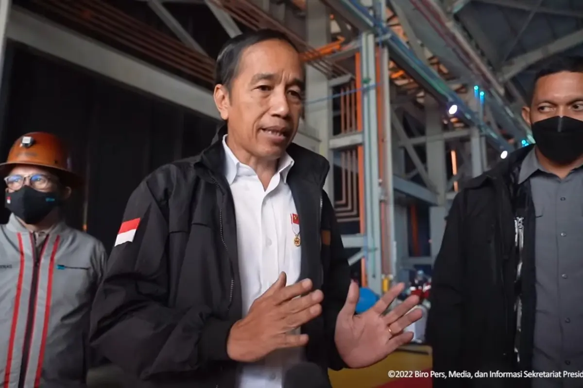 Presiden Joko Widodo atau Jokowi angkat bicara mengenai kepastian kenaikan harga BBM Subsidi.