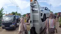 Viral Warga Tuban Beli Mobil Baru, 176 Unit Mobil Datang Secara Serempak. (Sumber: TikTok/rizkii.02)