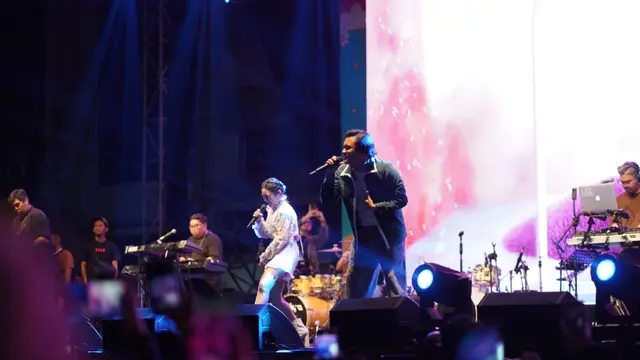 Rizky Febian dan Ziva Magnolya manggung di Tangcity Music Fest, Sabtu (4/2/2023). 