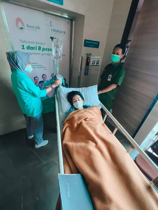 "Ini salah satu ikhtiar mama ya nak. Mama di laparoscopy untuk mempersiapkan sel telur terbaik buat kamu dan tempat tinggal kamu selama di rahim nanti," tulis Citra di caption Instagramnya. (Instagram @citra_monica)