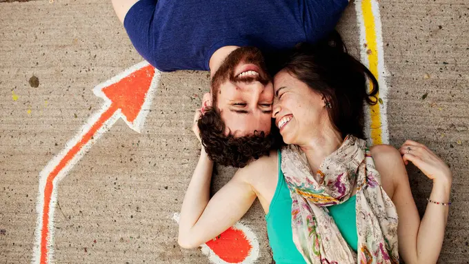 10 Tema Romantis Foto 'Pre Wedding' yang 'Anti-Mainstream'