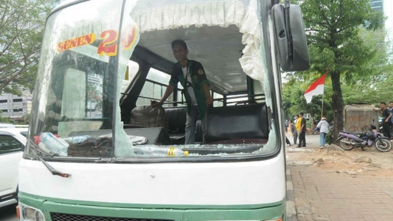 Ini pelajar SMK yang beraksi anarkis palak dan rusak bus Kopaja