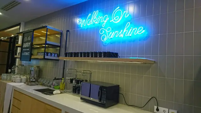 Coworking Space Warna-warni di Gedung Tinggi, Bikin Betah Kerja Lama-Lama