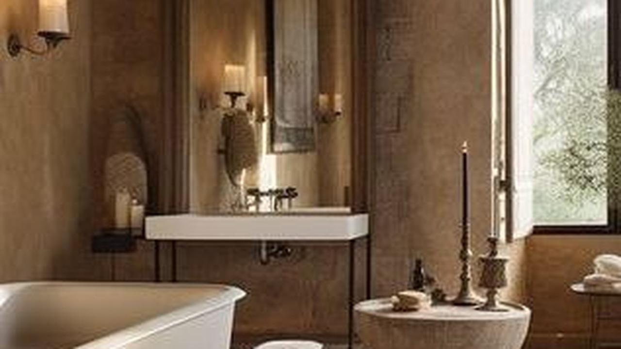 6. Desain Kamar Mandi Mediterania dengan dengan Jendela Tinggi<br>