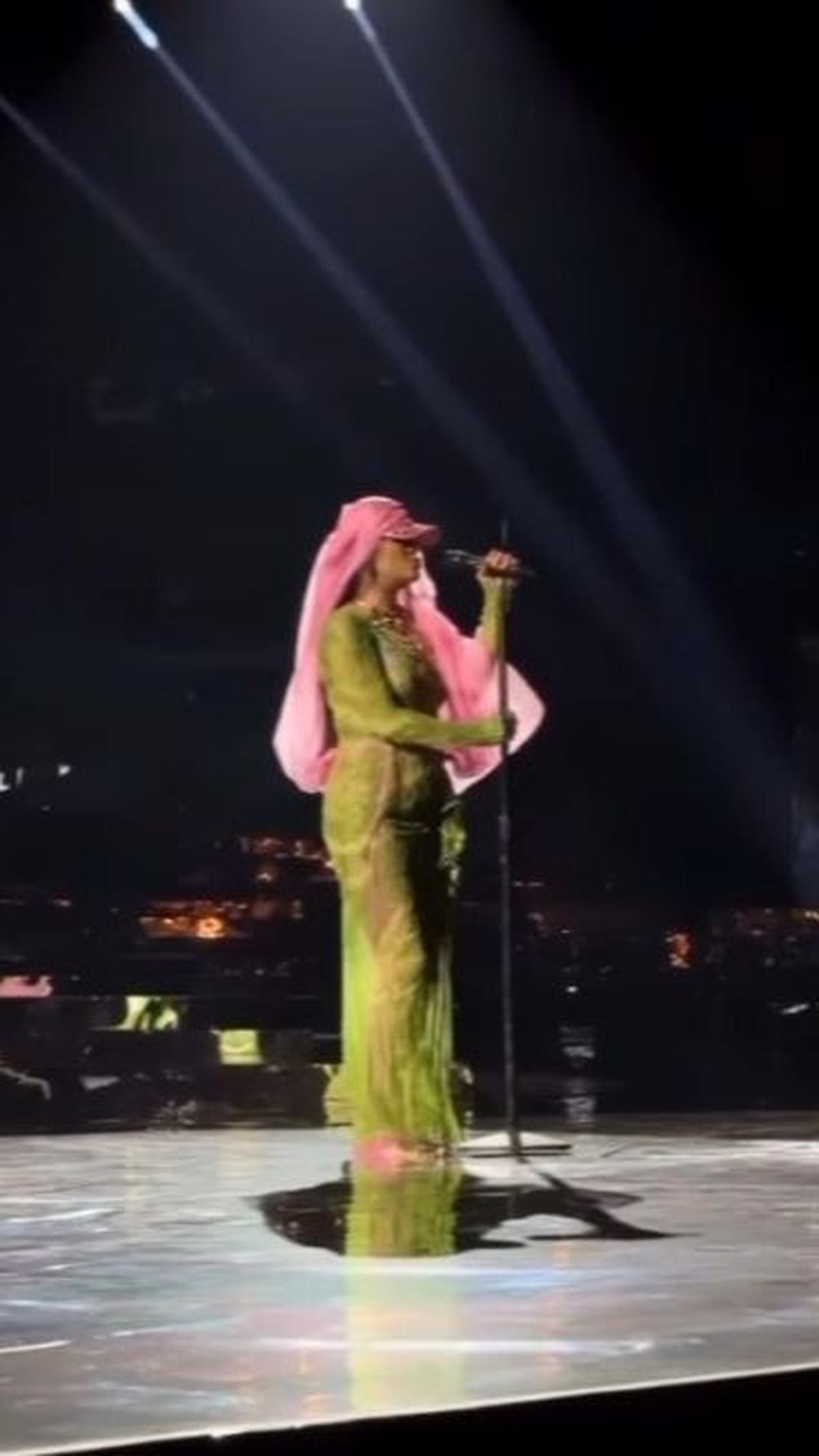 Lantas berapa bayaran Rihanna saat mengisi acara pranikah Anant Ambani dan Radhika Merchant ?