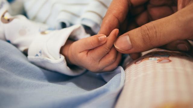 Ilustrasi ibu dan anak