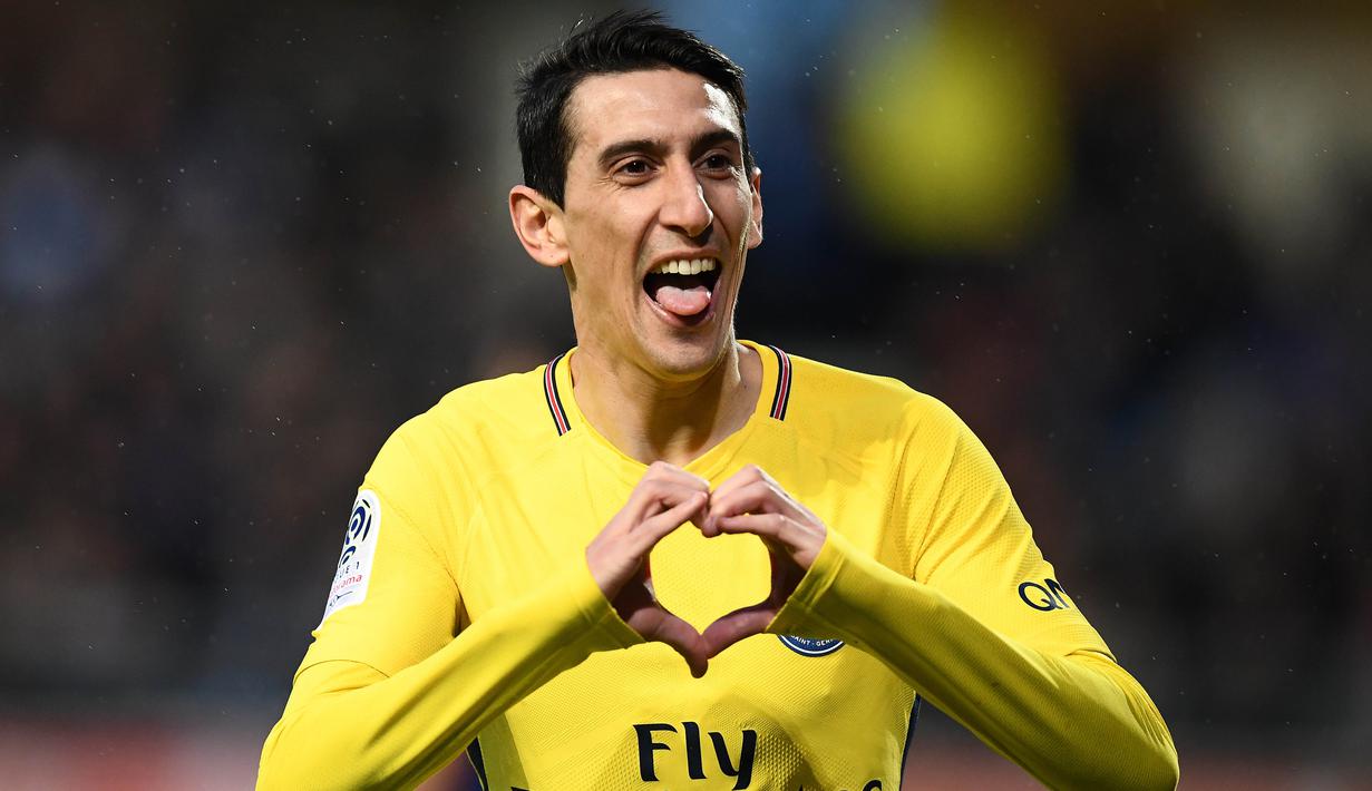 Striker Paris Saint-Germain (PSG), Angel Di Maria, melakukan selebrasi usai mencetak gol ke gawang Troyes pada laga Liga 1 Prancis di Stadion Aube, Sabtu (2/2/2018). Troyes takluk 0-2 dari PSG. (AFP/Franck Fife)