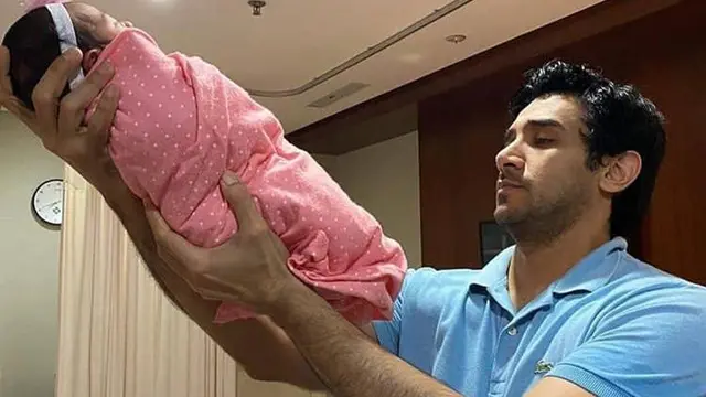 Momen lahiran anak ketiga Tania Nadira