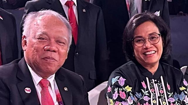 Menteri PUPR Basuki Hadimuljono (Kiri) dan Menteri Keuangan Sri Mulyani (Kanan).