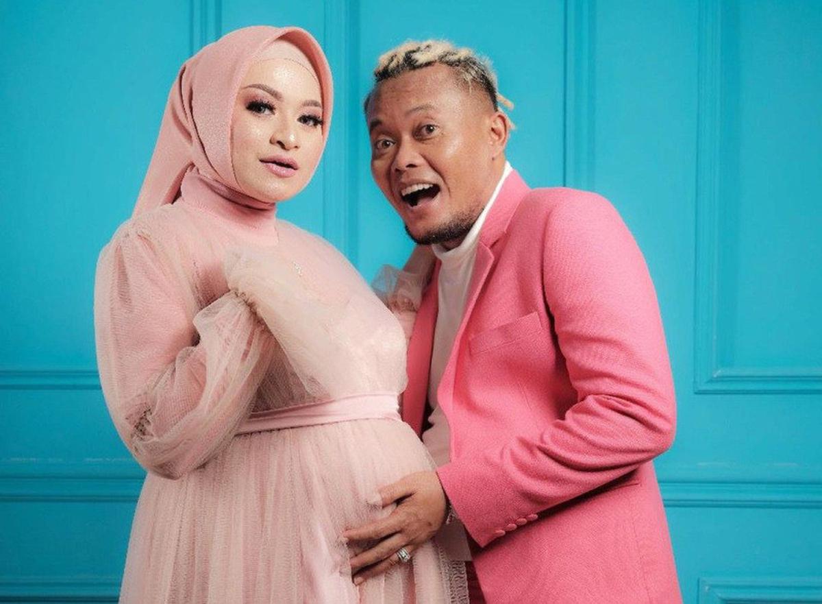 Momen Artis Ngidam Saat Hamil, dari Pegang Harimau hingga Beli Helikopter