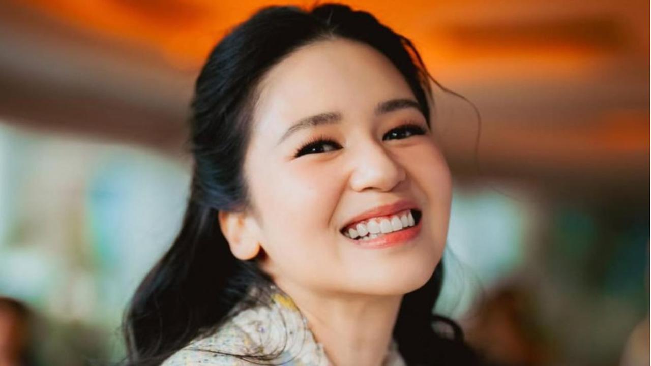 Pesona Elegan Laura Basuki di Potret Terbaru, Aura Kecantikan Makin Memancar