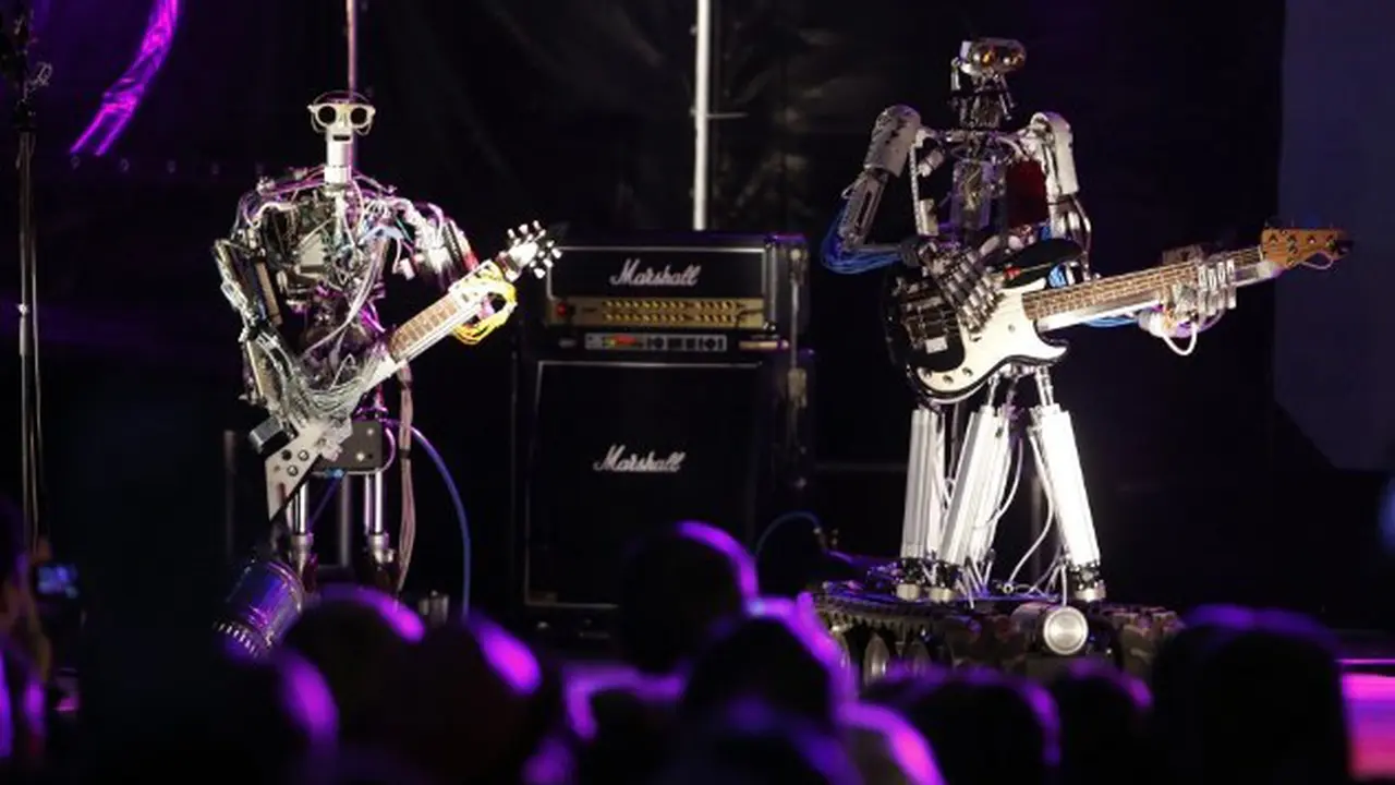 Lihat Aksi Keren Robot Mainkan Musik Rock 