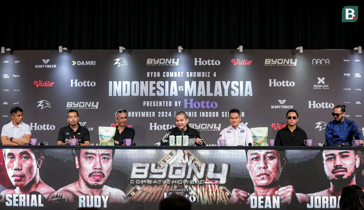 <p>CEO Byon, Yoshua Marcellos memberikan keterangan saat konferensi pers Byon Combat Showbiz Volume 4 yang berlangsung di SCTV Tower, Jakarta, Senin (28/10/2024) siang WIB. Ajang tersebut nantinya akan mempertemukan petarung Indonesia versus Malaysia di Tennis Indoor Senayan, Jakarta pada 30 November mendatang. (Bola.com/Bagaskara Lazuardi)</p>