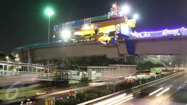 Pemasangan Box Girder Simpang Susun Semanggi Rampung