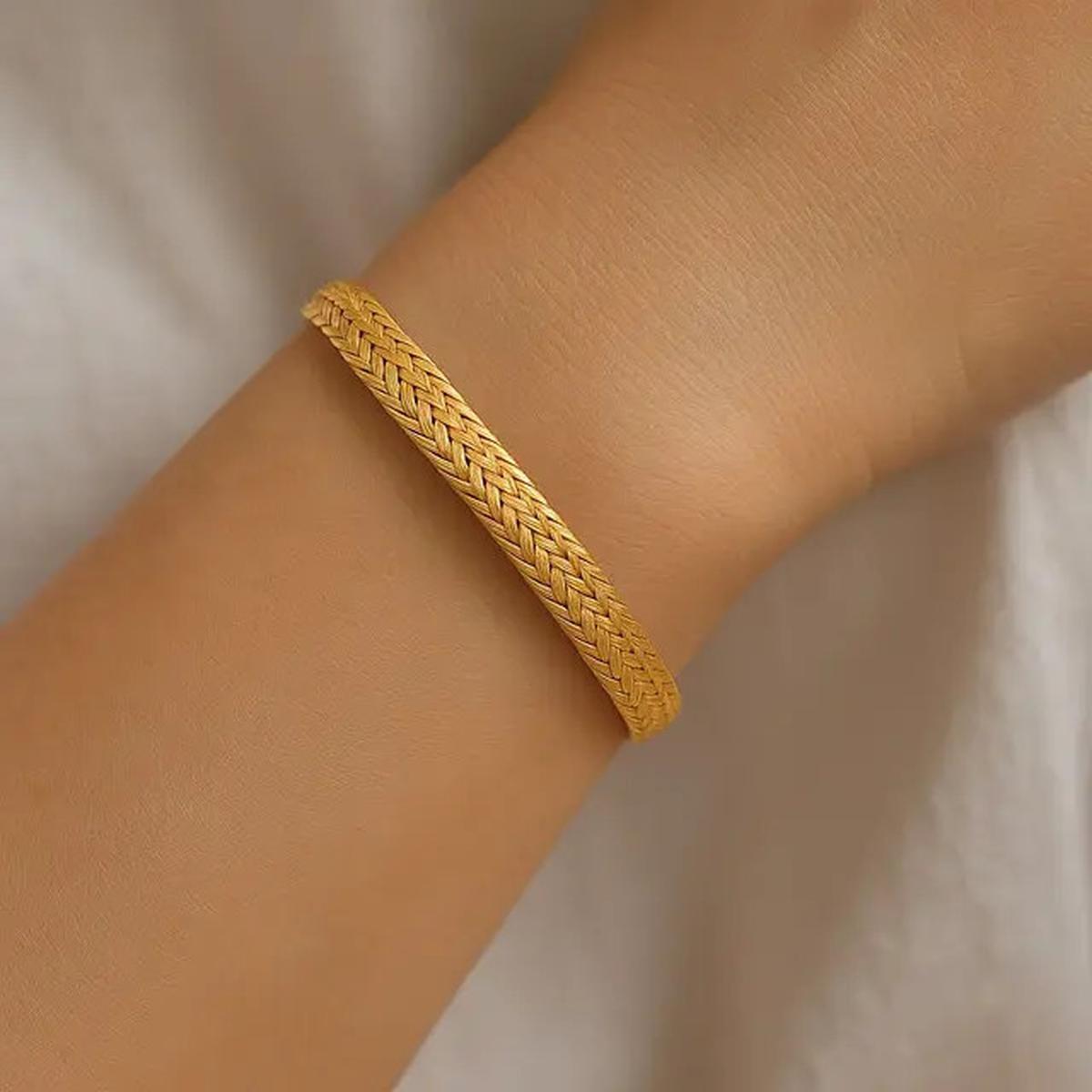 8 Model Gelang Emas 24 Karat 3 Gram yang Cocok untuk Dipakai Sehari-Hari