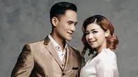 Jarang Terekspos, Ini 7 Potret Mesra Choky Sitohang dan Istri