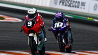 Veda Ega Pratama saat mengikuti seri terakhir JuniorGP 2025 di Sirkuit Ricardo Tormo, Valencia, Spanyol, 22-23 November. (Astra Honda Racing Team)