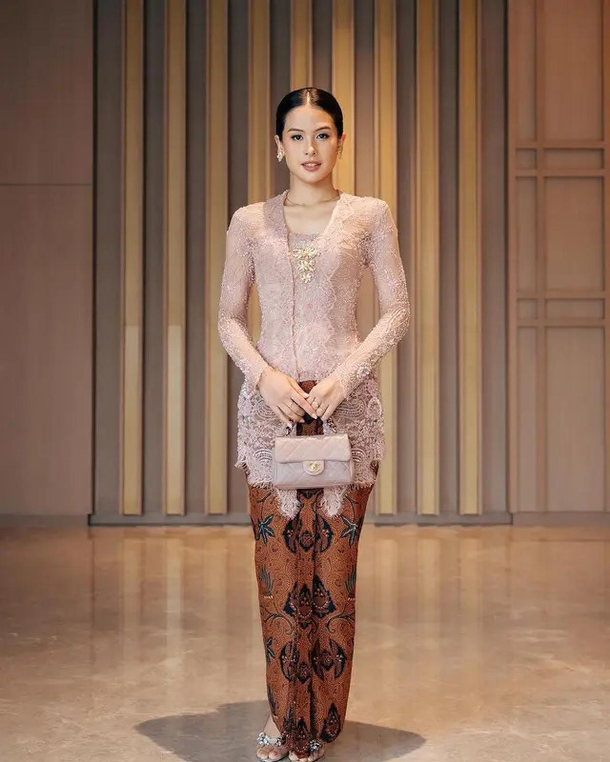 4 Inspirasi Kebaya Pink yang Feminin ala Selebriti, dari Prisia Nasution hingga Titi Radjo Padmaja