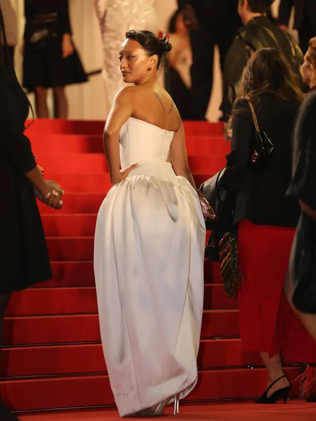 Debut Asmara Abigail di Festival Film Cannes 2026, Tampil Fierce dalam Gaun Putih yang Dramatis
