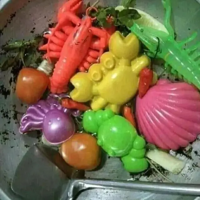 6 Potret Mainan Bentuk Makanan Ini Bikin Terkecoh, Jadi Gagal Ngiler