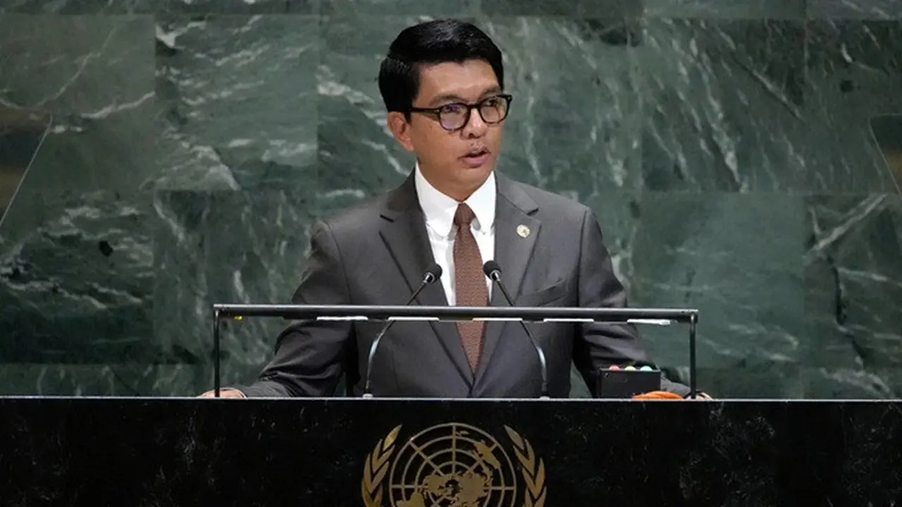 Presiden Madagaskar Andry Nirina Rajoelina saat berpidato pada Sidang Umum PBB ke-80 di markas besar PBB, Rabu, 24 September 2025.