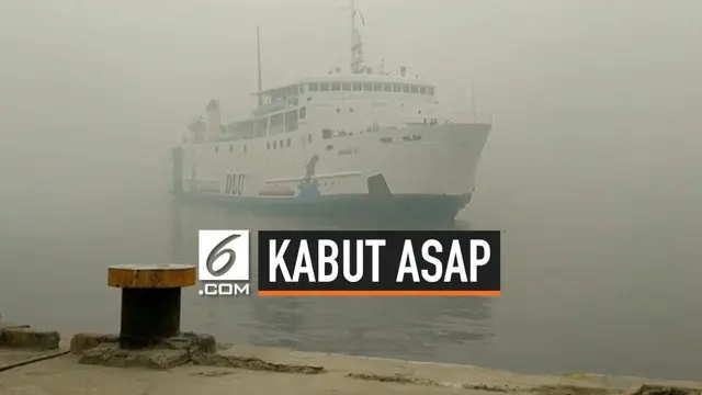 Pekatnya asap kebakaran lahan yang menyaput Sungai Mentaya Kabupaten Kotawaringin Timur, Kalimantan Tengah, rawan memicu kecelakaan arus lalu lintas di perairan setempat karena jarak pandang yang sangat terbatas.