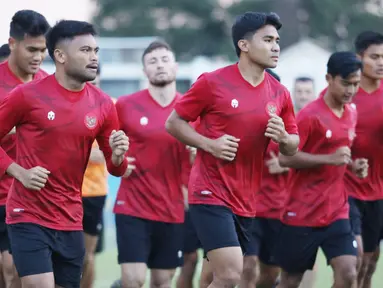 Timnas Indonesia terus menggenjot persiapan jelang menghadapi Timnas Curacao di Bandung. Skuad Garuda melakukan sesi latihan di Stadion Sidolig, Jalan Ahmad Yani, Bandung, Selasa (20/9/2022). (Dokumentasi PSSI)