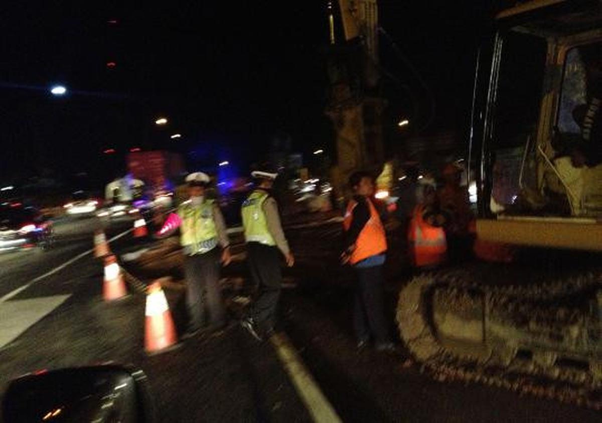 Underpass Cibubur amblas, Tol Jagorawi macet berkilo-kilo
