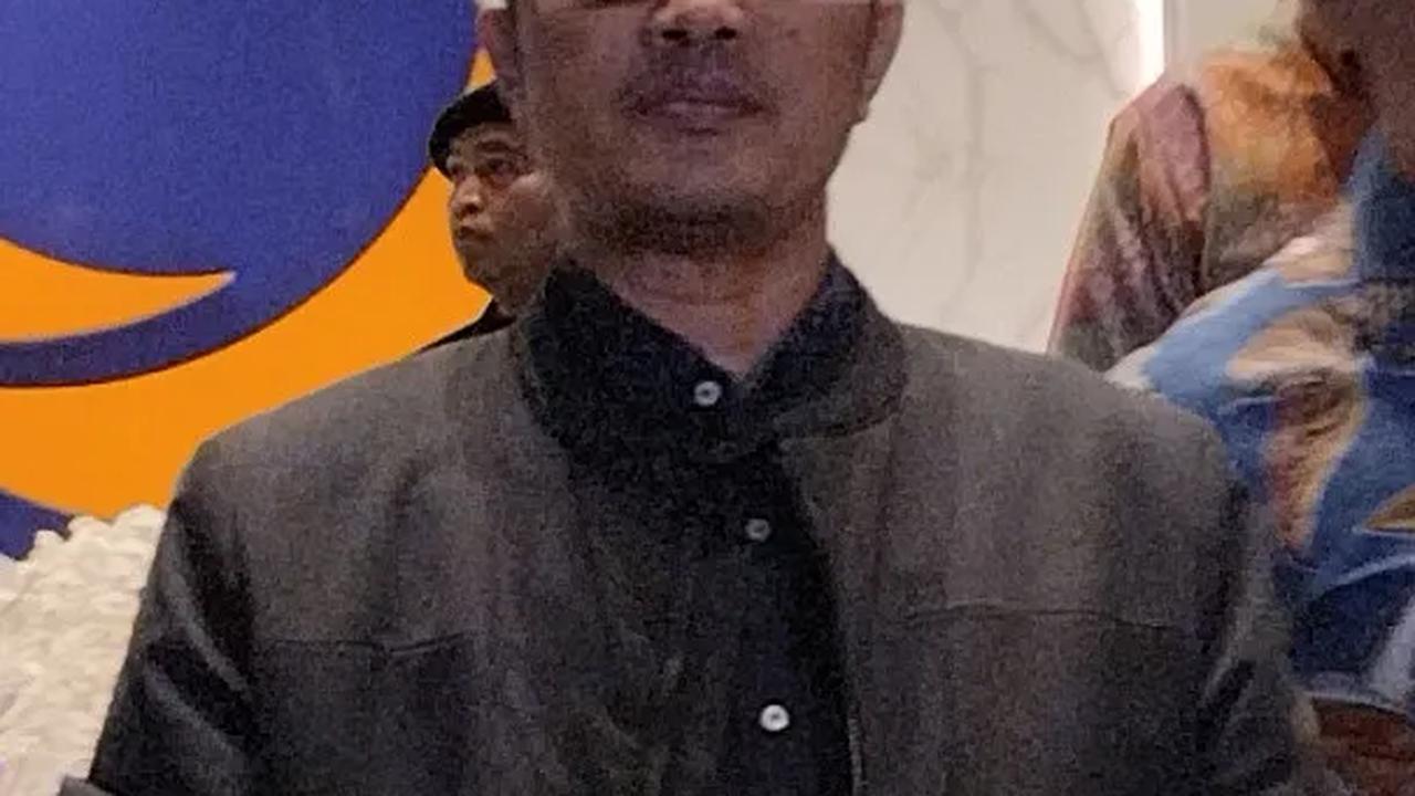 "Setelah tadi saya bertemu dan mencium tangan ibunda, saya sungguh merasa menjadi lebih yakin akan bisa melewati semua ini dengan sebaik-baiknya," kata dia.